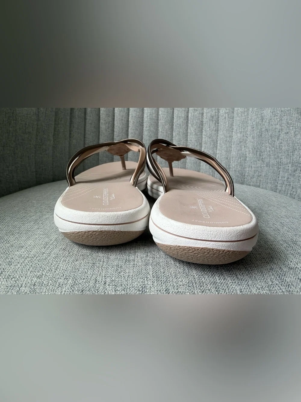 Cloudsteppers by Clarks Breeze Coral Thong Cushion Soft Sandals Women’s US10
